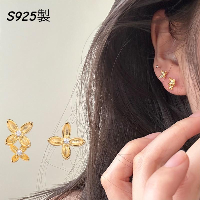 S925製　アシンメトリーデザイン 　キンモクセイ　ピアス　イヤリング　金属アレルギー対応　ニッケルフリー　小ぶり
